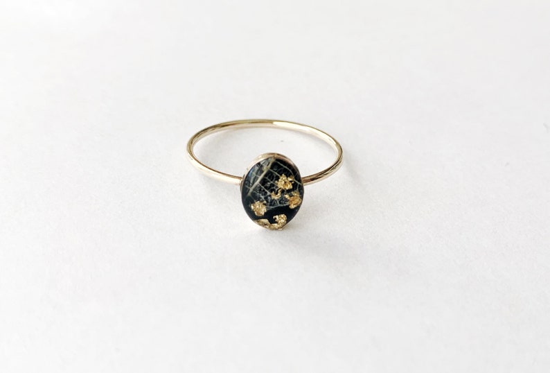 Armor of God ring gold filled ring floral and gold magnolia leaf delicate stacking ring zdjęcie 1