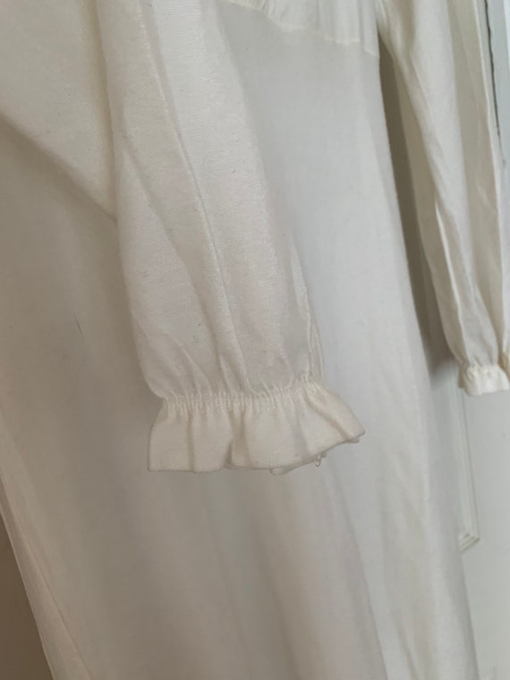 Vintage 70s soft white maxi dress lace detail fit… - image 6