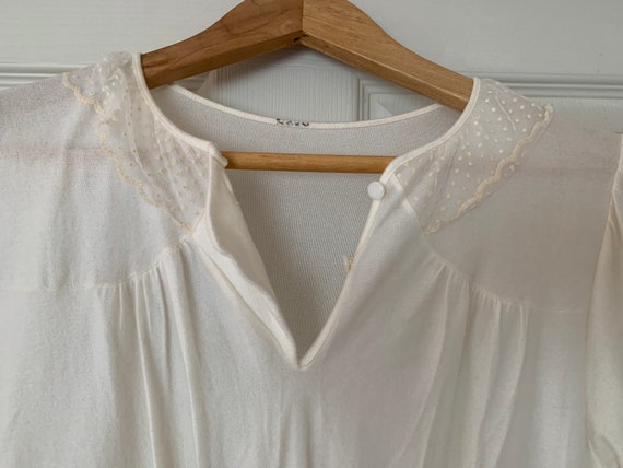 Vintage 70s soft white maxi dress lace detail fit… - image 5