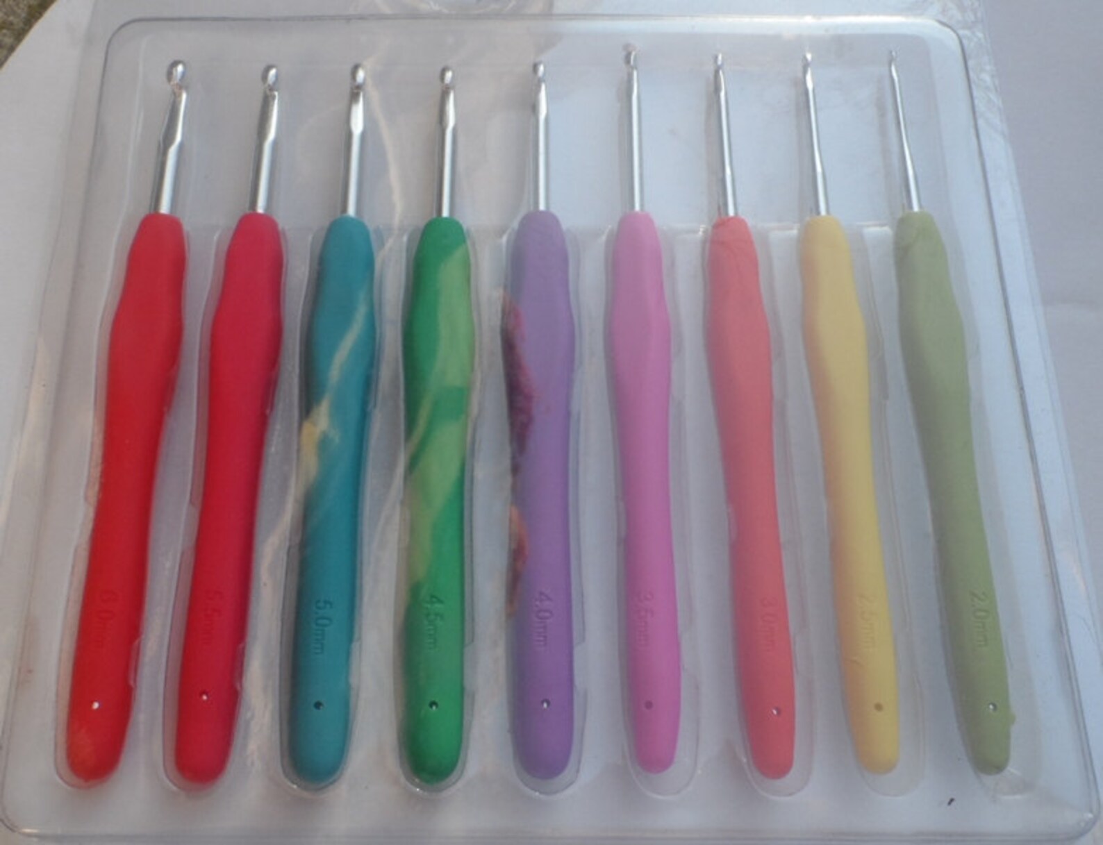 Set of 9 Crochet Hooks With Grip Soft Measures From 2 Mm to 6 Etsy