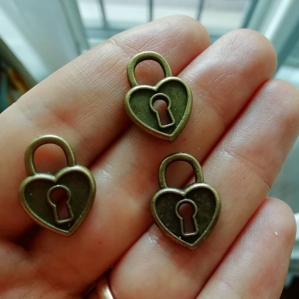 8 pcs Charms a forma di Lucchetto / Serratura a Cuore Double Colore Bronzo 19x14mm. Amore - Cuore