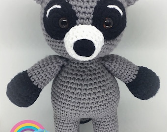 Rascal the Raccoon - patrón de muñeco de ganchillo amigurumi