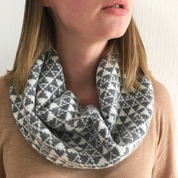 ladies knitted snood