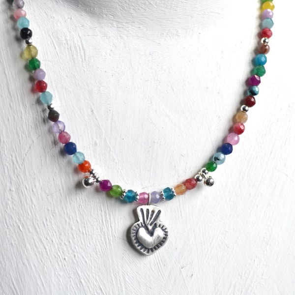 Collar Milagros, cuentas de jade apatita, dije de corazón de plata esterlina