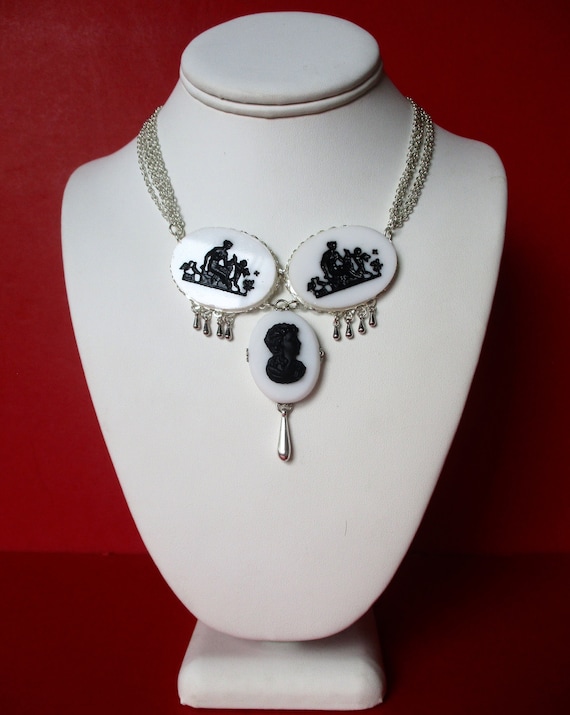 Vintage Czechoslovakian Milk Glass Intaglios  & Black Glass Cameo Necklace/Boho/Hippie/Wedding