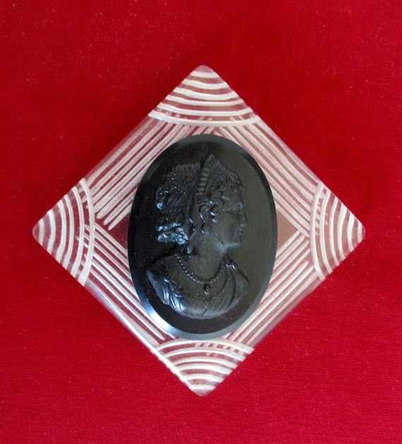 Vintage Bakelite Cameo & Lucite Brooch