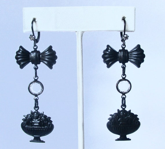 Pair of Black Victorian-Inspired bronze and Cryst… - image 2