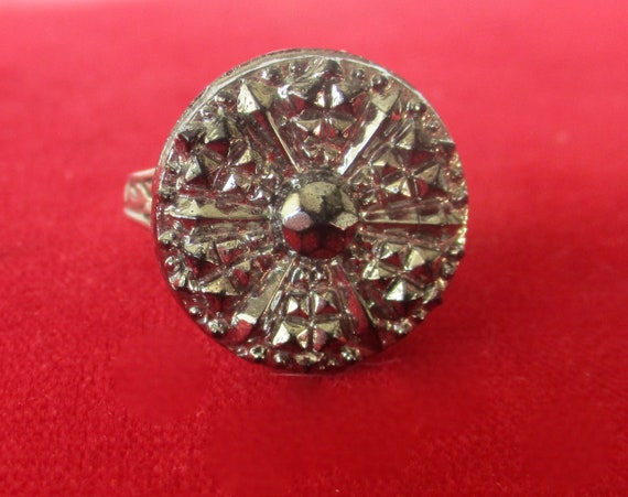 Vintage Adjustable Silver Tone Ring With Antique … - image 4