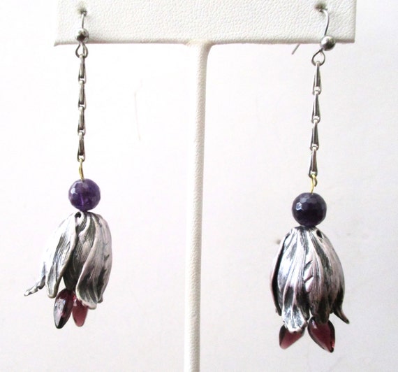 Pair o Vintage Silver Tone "Hippie" Earrings With Natural Faceted Amethyst Bead