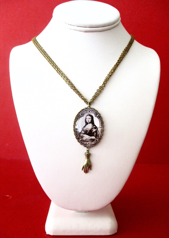 Vintage "Mona Lisa" Cameo Necklace in Brass Setting/Boho/Shabby Chic