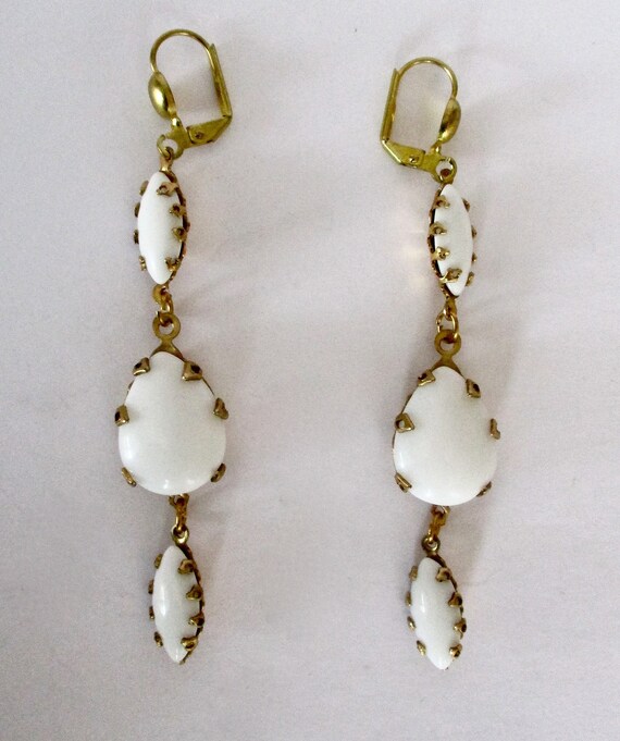 Pair of Vintage 3 1/4-Inch White Milk Glass Earri… - image 5