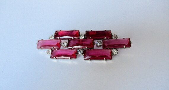 Art-Deco Pink Crystal Paste Pin/Brooch/Deco Brooch