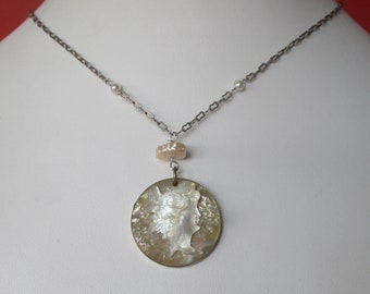 •GOTHIC ARCH + CAMEO• mother of pearl + silver necklace (18