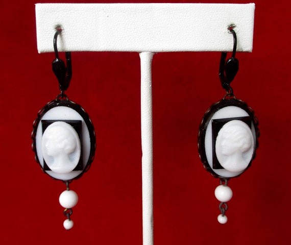 Art-Deco Earrings/Black and White Cameo Earrings/Glass Earrings