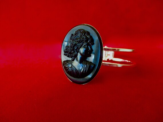 Vintage Black Glass Cameo Bangle Bracelet