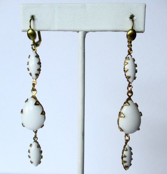 Pair of Vintage 3 1/4-Inch White Milk Glass Earri… - image 2