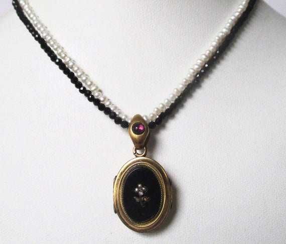 Antique Victorian Brass  Locket Necklace With Ony… - image 4