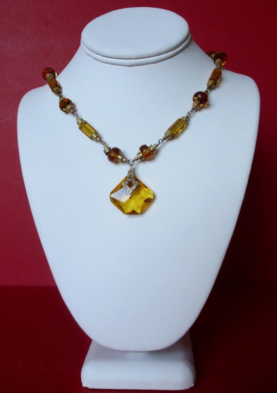 Vintage 18-Inch Art-Deco Yellow Paste Necklace