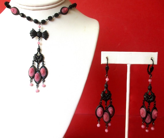 Vintage Jewelry Set:    Victorian-Style Runway Choker/Necklace With Matching 3 1/4-Inch Cameo  Earrings/Boho/Steampunk