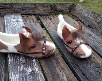 womens horse slippers
