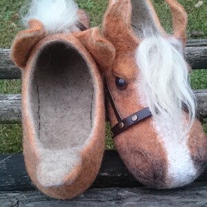 Felted slippers-woolen slippers-warm slippers-horses slippers-3D horses slippers-horses clogs-warm shoes-golden horses slippers-felt shoes image 6