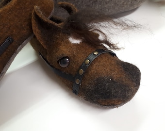 HORSES slippers-woolen slippers-warm slippers-FELT slippers-3D horses slippers-horses clogs-warm shoes-brown horses slippers-felt shoes