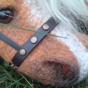 Felted slippers-woolen slippers-warm slippers-horses slippers-3D horses slippers-horses clogs-warm shoes-golden horses slippers-felt shoes image 4