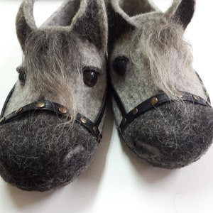 Felt slippers-wool horse slippers-warm slippers-horses slippers-3D horses slippers-horses clogs-warm shoes-gray horses slippers-felt shoes