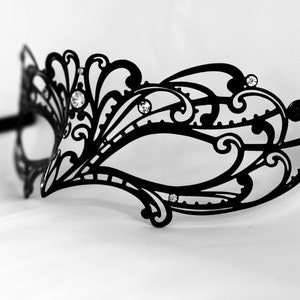 Blace lace laser cut metal masquerade mask, New year&#39;s masquerade masks fit for masquerade ball parties