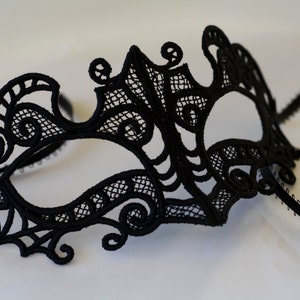 Black lace masquerade mask, perfect for cat woman masquerade mask, sexy fairy mask, batgirl costume