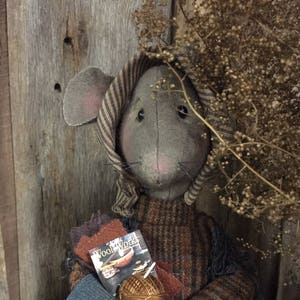 Pattern: Vivian - 14&quot; Prairie Mouse