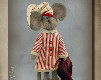 Pattern: Cornelius - 19" Mouse - Christmas