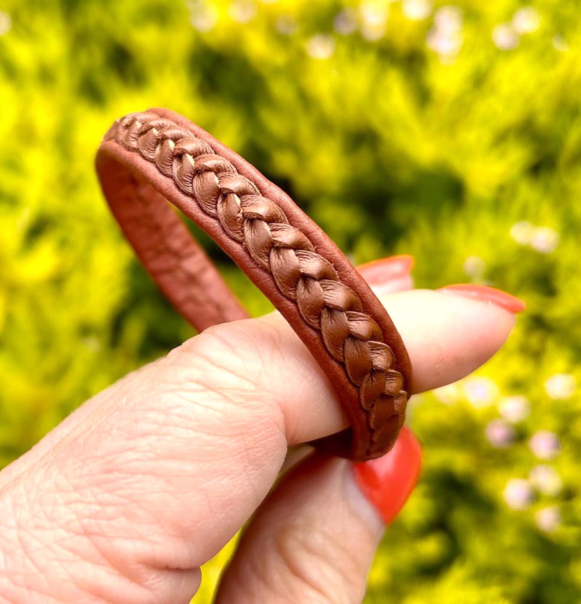 Men's braided leather bracelet. Unisex kangaroo lace and reindeer