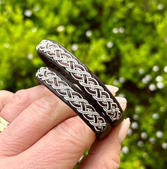 Traditional Lapland reindeer leather bracelet with pewter, silver and leather braid. Unisex bracelet.