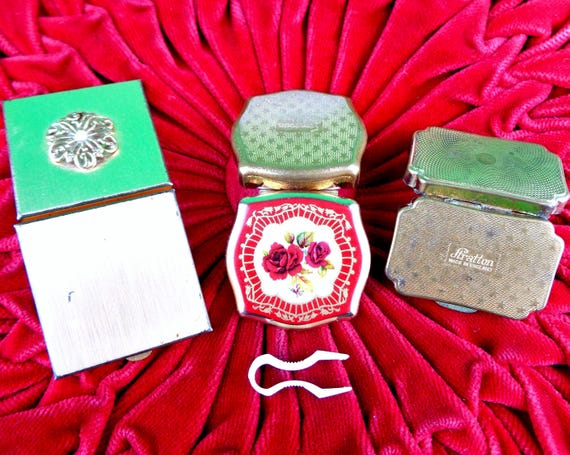 Vintage Stratton Pillbox: 1950s Gold-Tone Floral Snuff, Mid-Century Keepsake Memento Storage Container Gift