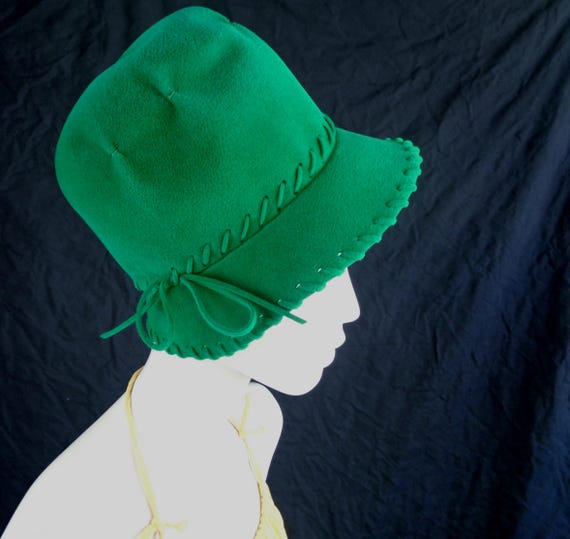 Vintage Retro Mod Hudson Bay Company Jewel Green Bucket Hat 60s 70s Mid Century 22" 1/2 Wedding Party Evening Formal Casual Gift Accessorize