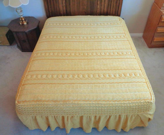 Vintage Retro Yellow Chenille Bedding Spread Blanket Cover Quilt Comforter Pillow Cushion Pocket 1940s 1950s Mid Century Home Everyone Gift