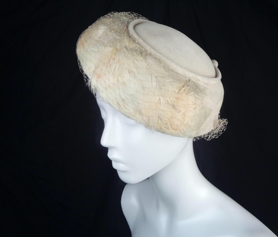 1950s Hudsons Bay Company Feather Hat Mid Century Veil Accessory Canada Vintage Capulet