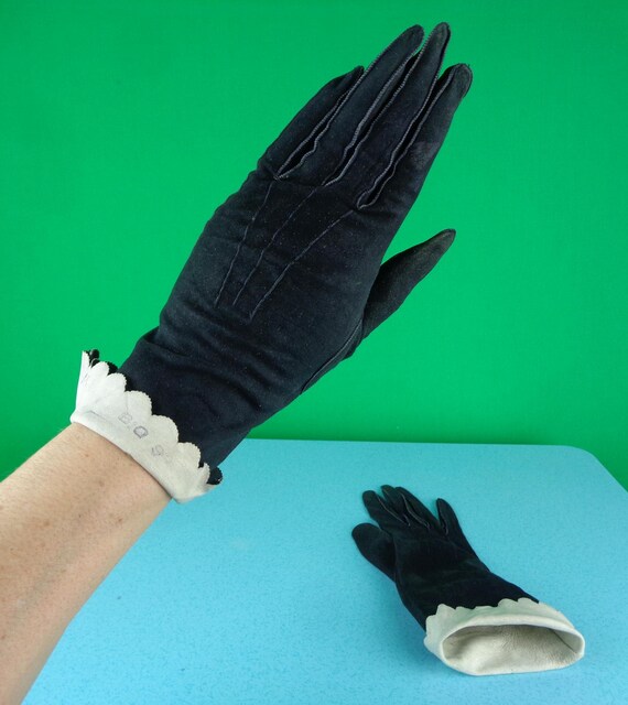 Vintage Antique French Black Gauntlet Fine Suede Gloves 1900s 1920s Accessorie Small 6 Wedding Party Formal Evening Edwardian Victorian Gift