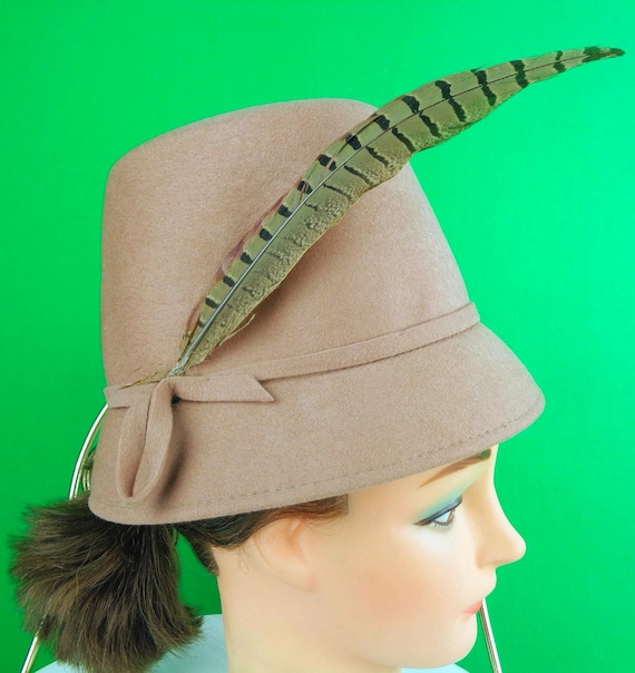 Vintage Blush Feather Hat - 1950s Mid Century Capulet Pheasant Bucket Chapel Gift Accessory