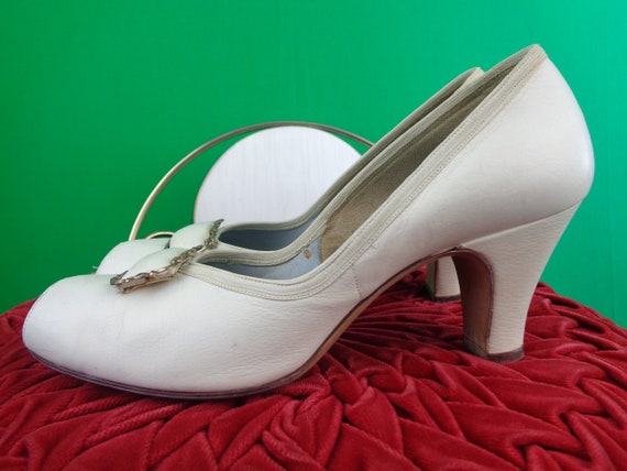 Vintage Retro Womens Girls Accessorie White Leather Pumps Shoes
