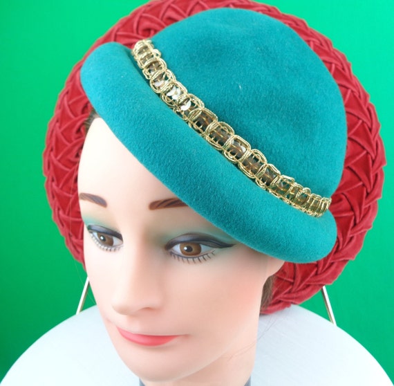 Vintage Retro Accessorie Small Half Mini Wool Capulet Green Hat Headpiece 1940s 50s Mid Century Wedding Party Formal Evening Minimalist Gift
