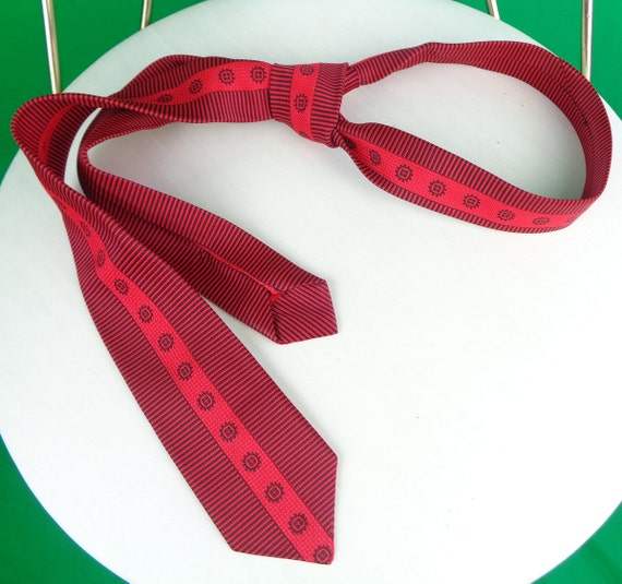 Vintage Retro Jaymore Regal Silk Self Necktie Suit Accessorie 50s 60s Mid Century Decorative Wed Party Formal Evening Gift Red Black Stripe