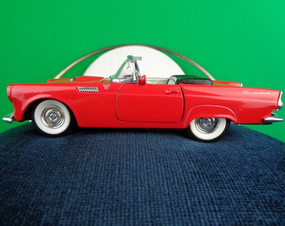Vintage Retro 1955 Die-cast Ford Thunderbird Model Toy Car Red Sedan Convertible Mid Century Style Party Gift Collect Keepsake Memorabilia