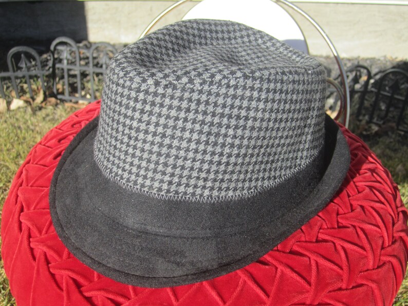 1990s 40s 50s style Vintage Retro Mens Womens Fedora Brim Size 25 Alpine Cap Hat Accessorie Black Gray Acrylic Wool Dress Formal Wear