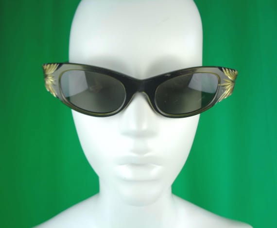 Vintage Retro May Green Sunglasses Sunnies Eyewear Frames Lenses 1940s 1950s Mid Century Carved Iridescent Pearlized Accessorie Party Gift