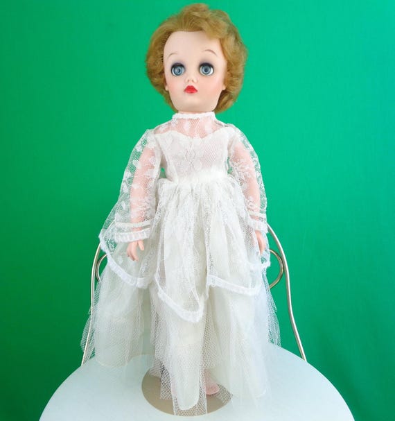 Vintage Retro Dee An See Blinking Eye Doll 1950s 1960s Mid Century 16 1/2" Collectible Toy Blond White Slip Lingerie Dress Stand Home Gift