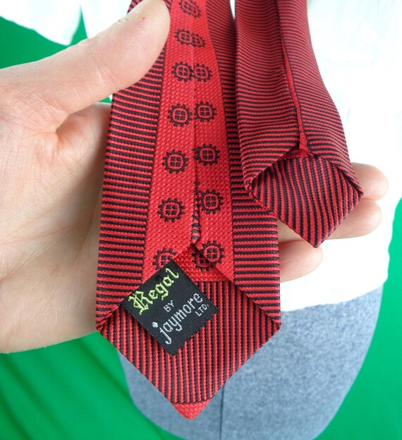 Vintage Retro Jaymore Regal Silk Self Necktie Work Suit 1950s 1960s Mid Century Wedding Party Formal Evening Gift Red Black Stripe