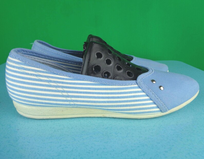Vintage Funtreads Baby Blue & White Stripe Flats: 1970s Coastal Shoes - Size 7.5 Beach Footwear image 9