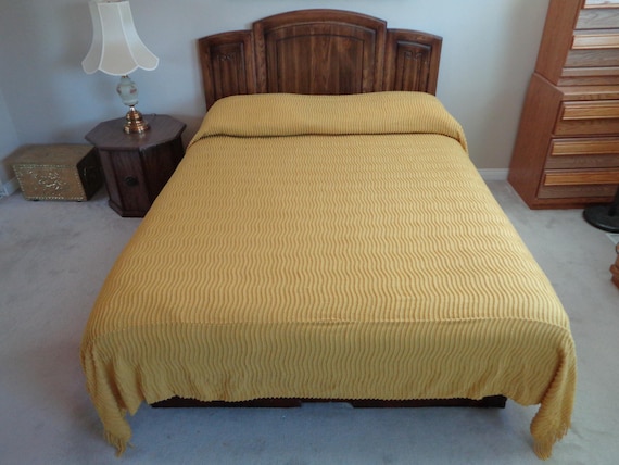 Vintage Retro Solid Yellow Chenille Bedding Spread Blanket Cover Quilt Comforter 1960s 1970s Mid Century Home Living Everyone Gift Canada